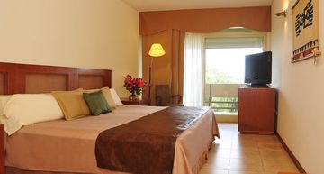 Raíces Esturión Hotel