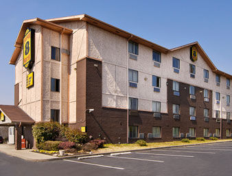 Super 8 by Wyndham Nashville/ Dntn/ Opryland Area