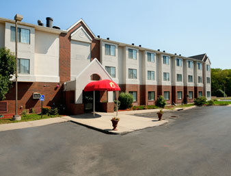 Super 8 by Wyndham Overland Park KC Area/Convention Center