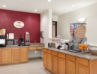 Super 8 by Wyndham Garland/Rowlett/East Dallas area