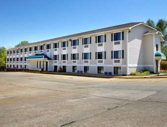 Super 8 by Wyndham Iowa City/Coralville