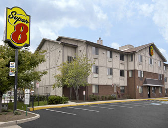 Super 8 by Wyndham Baltimore/Essex Area