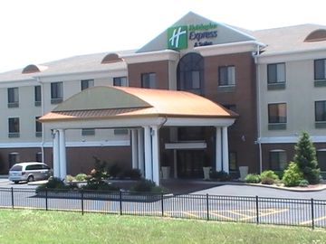 Holiday Inn Express & Suites - O'Fallon /Shiloh