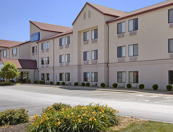 Baymont by Wyndham Iowa City / Coralville