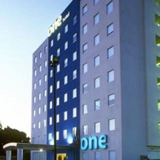 One Querétaro Plaza Galerías