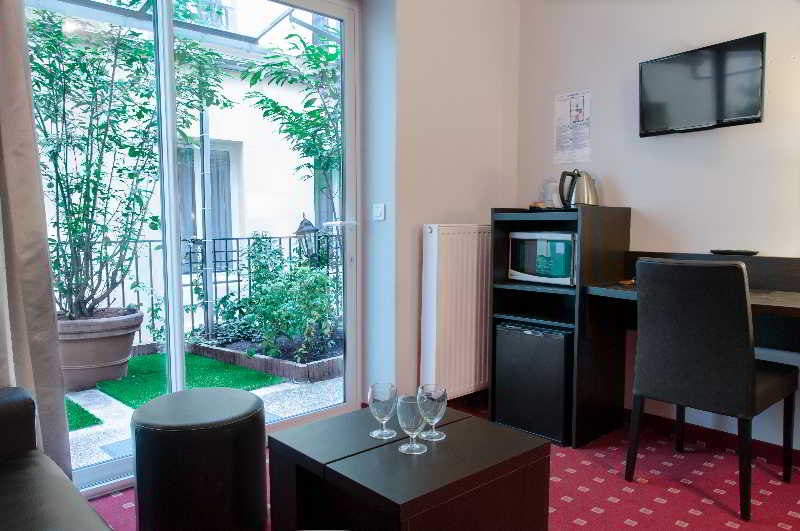 فندق ديه دوزافينيو