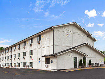 Super 8 by Wyndham Dubuque/Galena Area