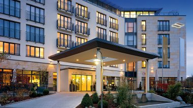 فندق فير ياريسزيتين شترانبرج