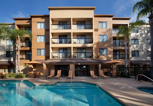 فندق كورتيارد باي ماريوت أورلاندو إيست/ يو إف سي