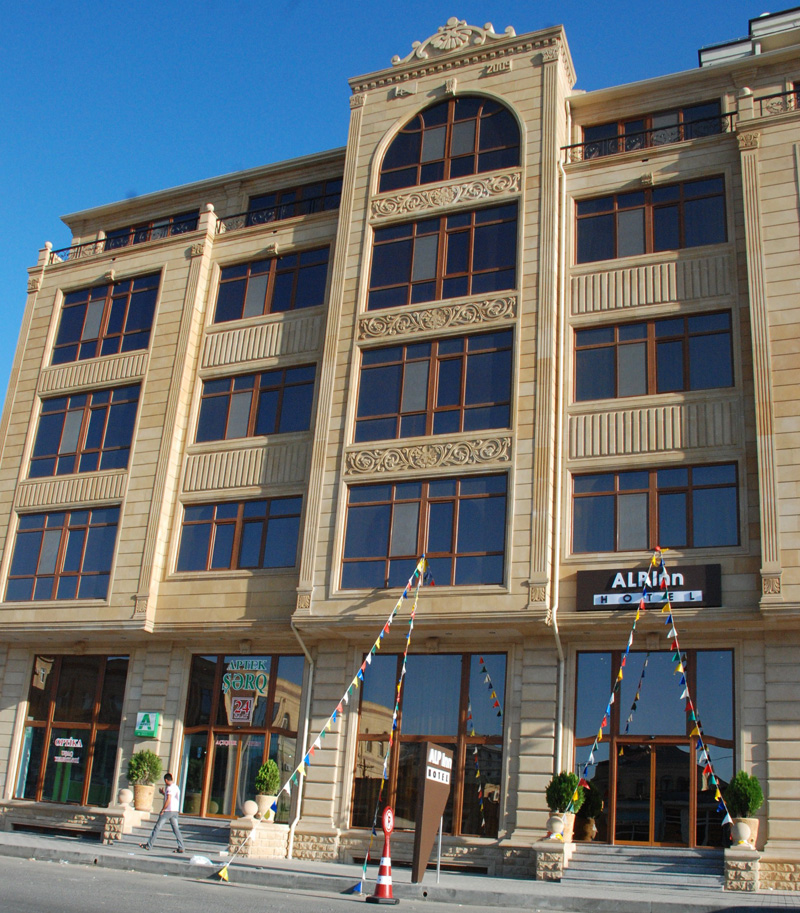 فندق ألب إن 