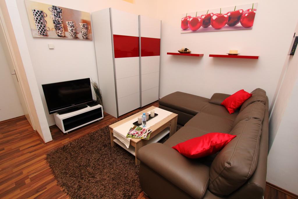 تشيك فيينا - وارينجر ستراس