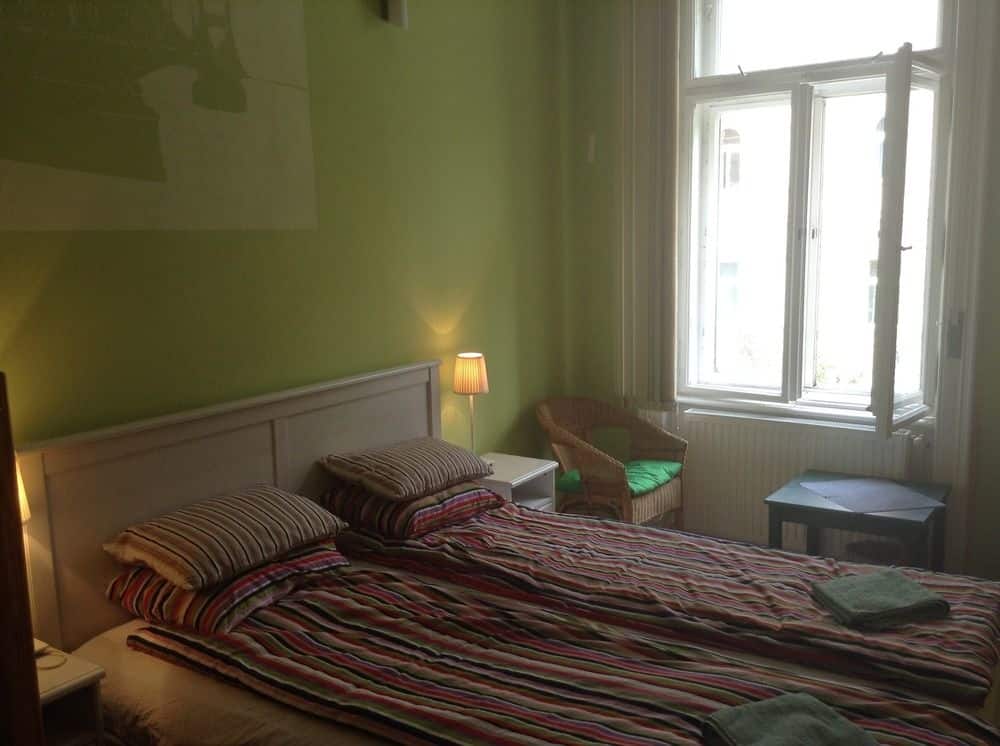 بيت شباب أوريجو بارليامينت