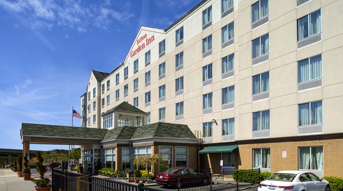 هيلتون غاردن إن كوينز / جي اف كاي