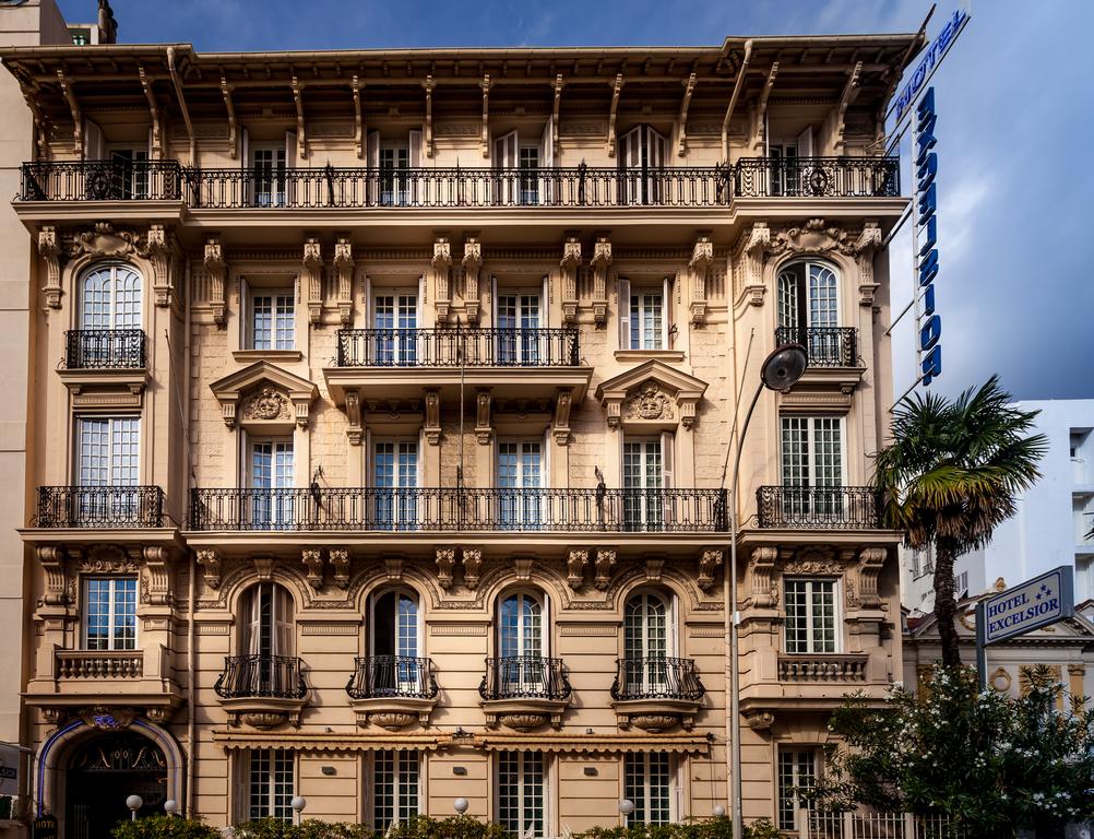 نيس اكسلسيور سنتر جار