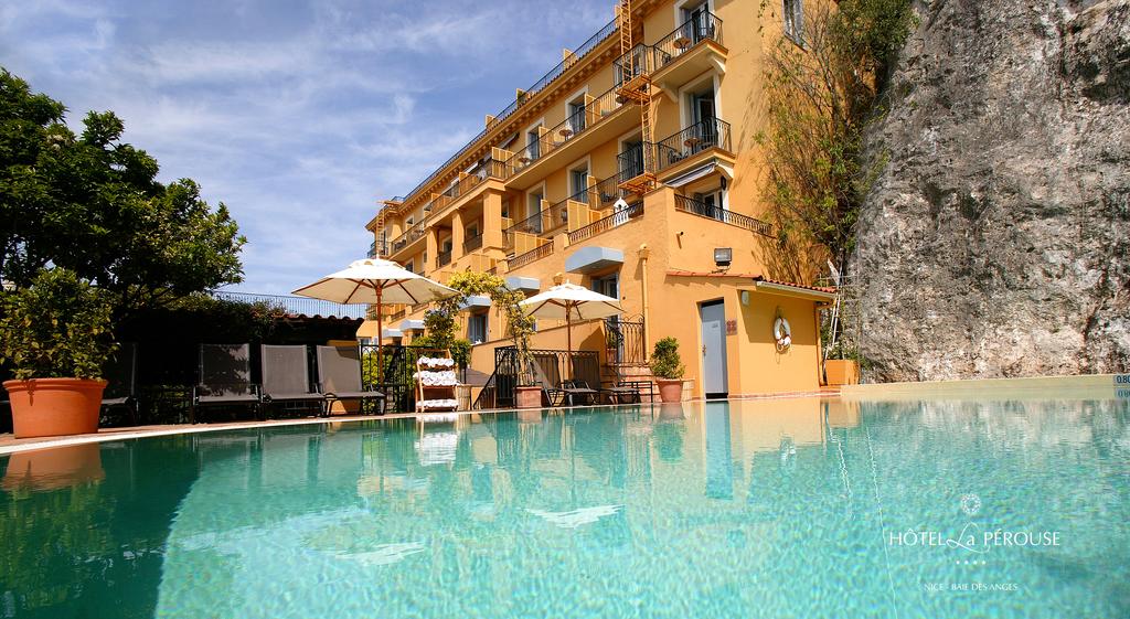 فندق لا بيروز 