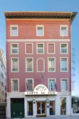 أوتل كومت دو نيس